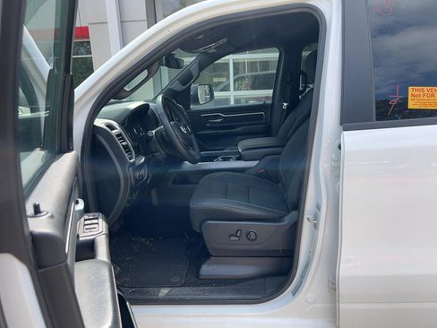 Used 2025 RAM 1500 Big Horn AWD/4WD image 6