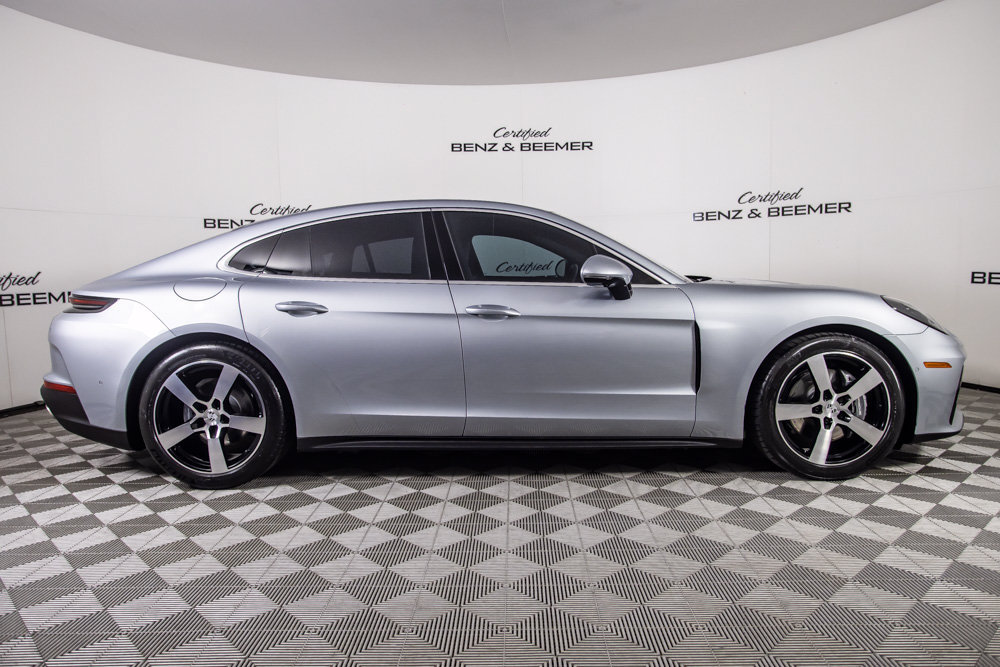 Used 2024 Porsche Panamera image 3