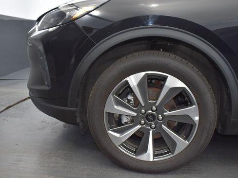 Used 2024 Ford Escape Platinum image 8