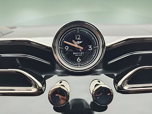 New 2025 Bentley Bentayga image 25