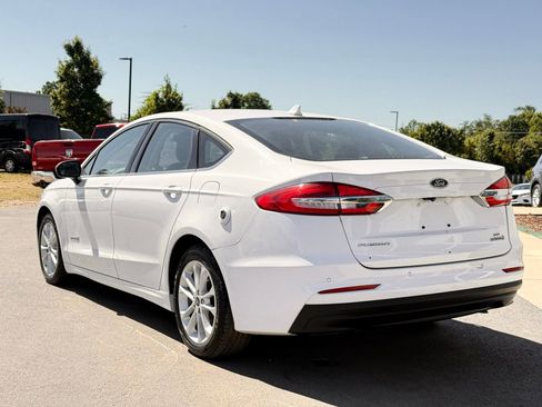 Used 2019 Ford Fusion SE FWD image 8
