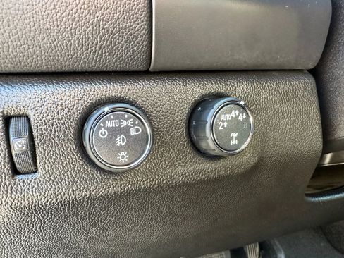 Used 2022 Chevrolet Colorado LT w/ Luxury Package image 33