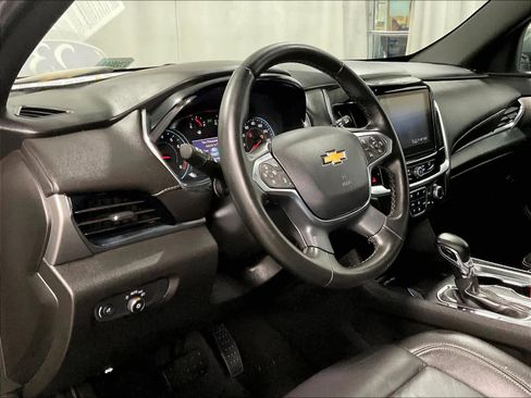 Used 2023 Chevrolet Traverse LT image 8