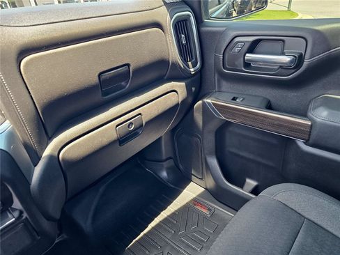 Used 2021 Chevrolet Silverado 1500 RST w/ Z71 Off-Road Package AWD/4WD image 26