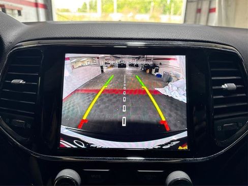 Used 2020 Jeep Grand Cherokee Altitude AWD/4WD image 37