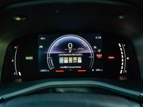 Used 2025 Toyota Camry SE image 27