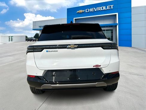 New 2025 Chevrolet Equinox EV LT w/ Convenience Package II image 6