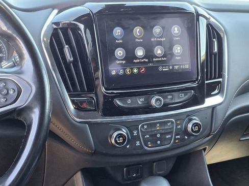 Used 2023 Chevrolet Traverse LT image 9