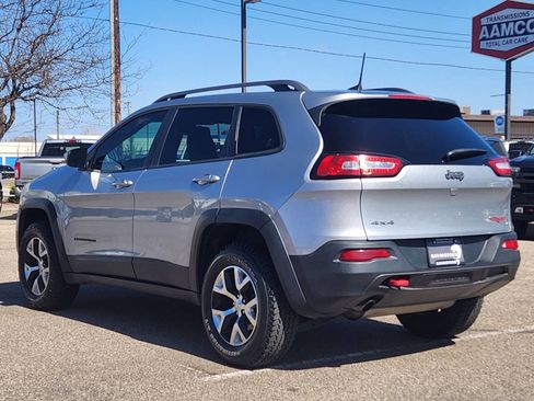 Used 2017 Jeep Cherokee Trailhawk w/ Comfort & Convenience Group image 8