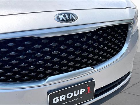Used 2016 Kia Sedona LX w/ LX Convenience Package FWD image 32