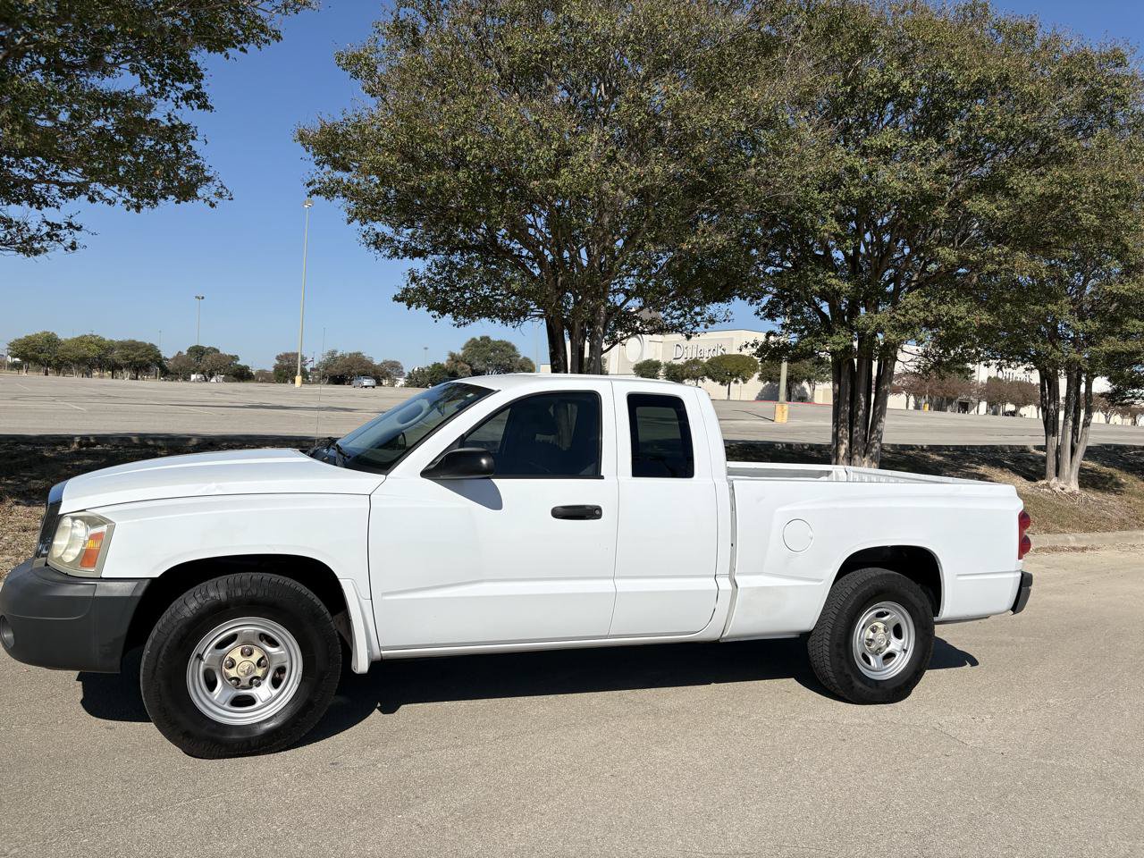 Used 2006 Dodge Dakota ST w/ Trailer Tow Group RWD image 2