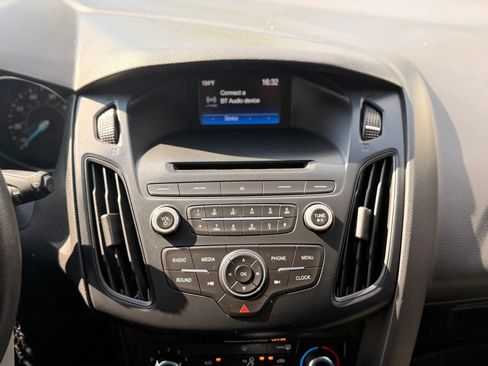 Used 2015 Ford Focus SE FWD image 31