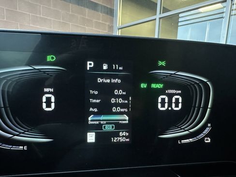 Used 2024 Kia Niro EX image 16