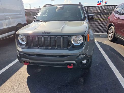 Used 2023 Jeep Renegade Trailhawk w/ Sun/Sound Group AWD/4WD image 4
