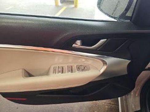 Used 2025 Genesis G70 2.5T AWD/4WD image 21