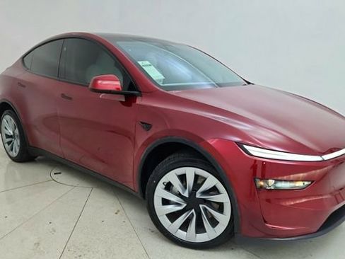 Used 2026 Tesla Model Y AWD image 1