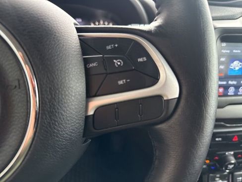 Used 2021 Jeep Renegade Latitude w/ Convenience Group image 14