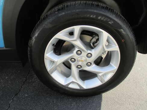 Used 2026 Chevrolet Trax LS w/ LS Convenience Package image 9