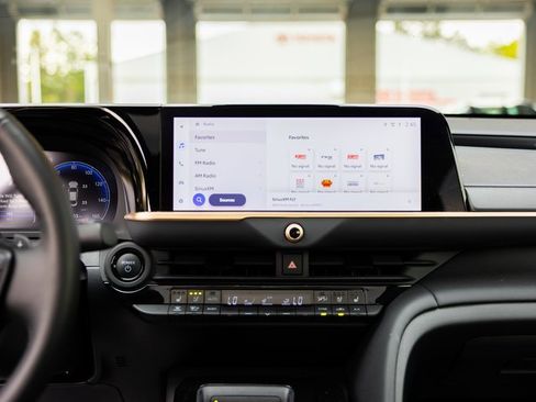 Used 2025 Toyota Crown Platinum image 20