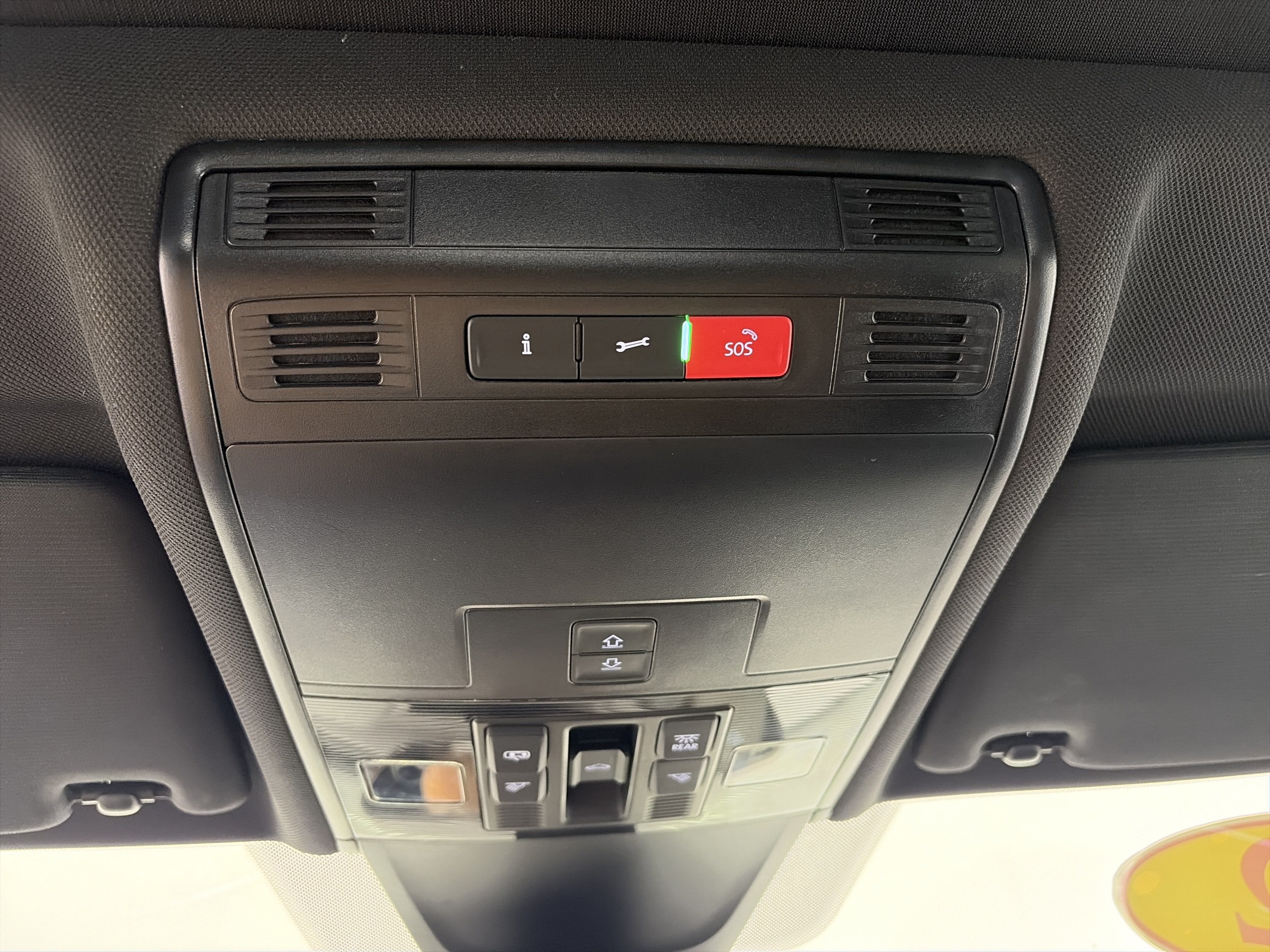 Used 2022 Volkswagen Tiguan SE R-Line FWD image 31