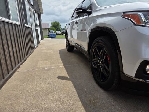 Used 2019 Chevrolet Traverse Premier w/ Redline Edition AWD/4WD image 13