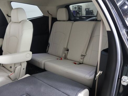 Used 2023 Buick Enclave Essence AWD/4WD image 35