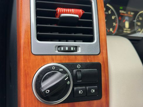 Used 2011 Land Rover Range Rover HSE LUX image 37