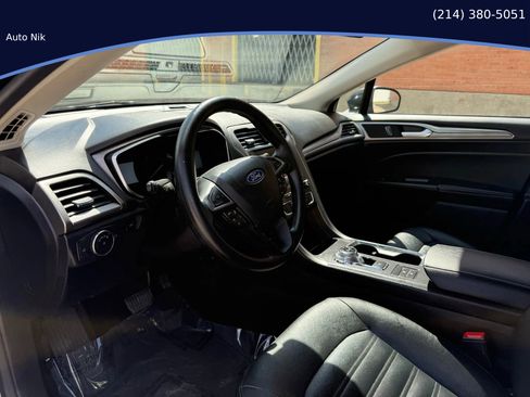 Used 2020 Ford Fusion SE image 13