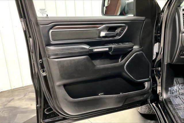 Used 2025 RAM 1500 Laramie AWD/4WD image 23