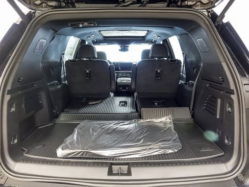 New 2026 Chevrolet Traverse Z71 w/ Driver Confidence Package image 26