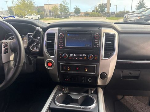 Used 2017 Nissan Titan SV RWD image 11