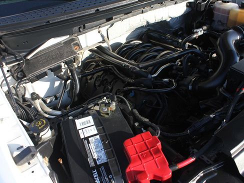 Used 2011 Ford F150 Lariat w/ Lariat Chrome Pkg image 49