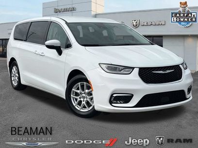 Used 2023 Chrysler Pacifica Touring-L