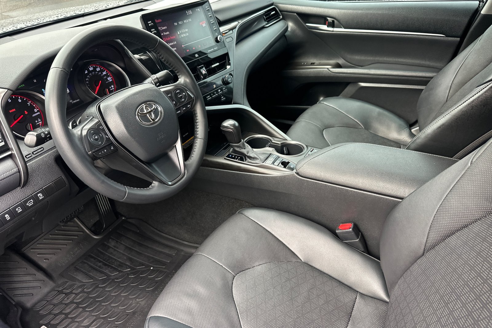 Used 2021 Toyota Camry XSE w/ Navigation Package FWD image 10