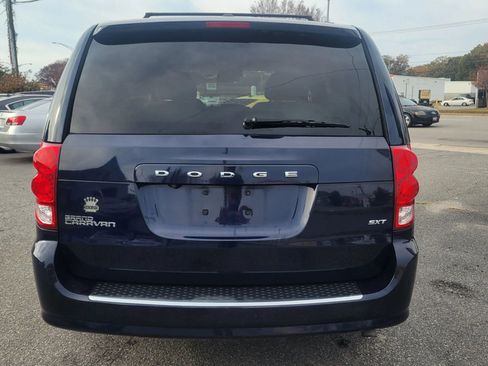 Used 2015 Dodge Grand Caravan SXT w/ UConnect Hands-Free Group image 4