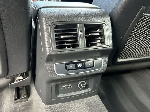 Used 2022 Audi Q5 2.0T Premium image 16