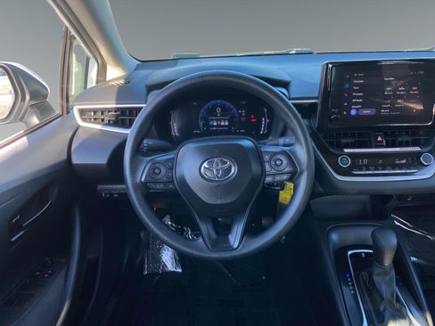 Used 2026 Toyota Corolla LE FWD image 12