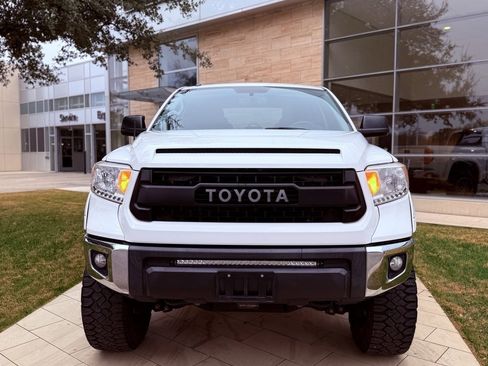 Used 2016 Toyota Tundra SR5 w/ SR5 Upgrade Package image 3
