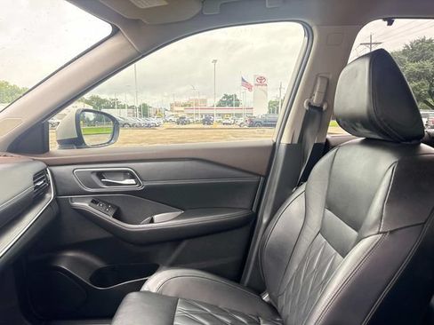 Used 2022 Nissan Rogue Platinum w/ Head-Up Display Package FWD image 24