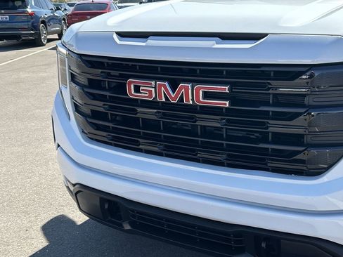Used 2024 GMC Sierra 1500 Elevation image 30