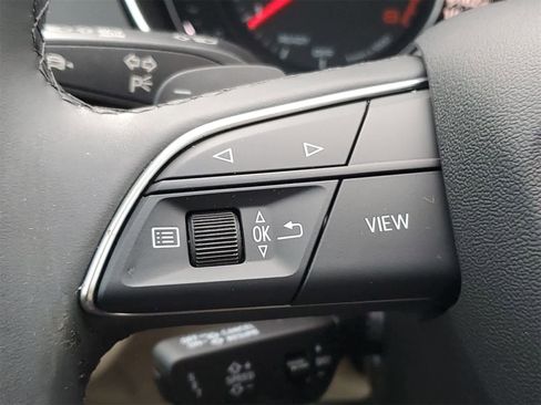 Used 2024 Audi Q5 2.0T Premium image 11