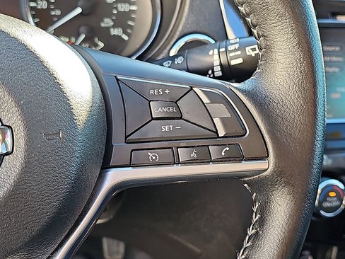 Used 2020 Nissan Rogue SV image 21