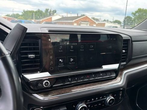 Used 2025 GMC Sierra 3500 SLE w/ SLE Value Package AWD/4WD image 10