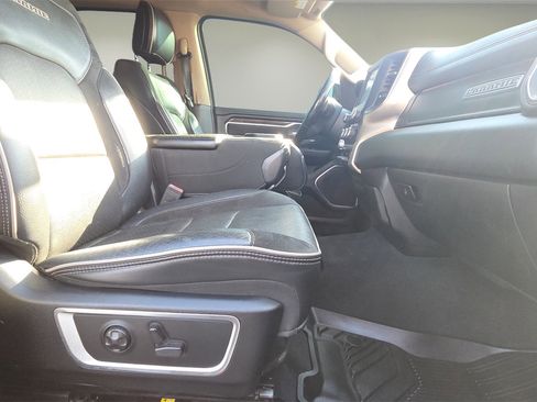 Used 2019 RAM 1500 Laramie image 9