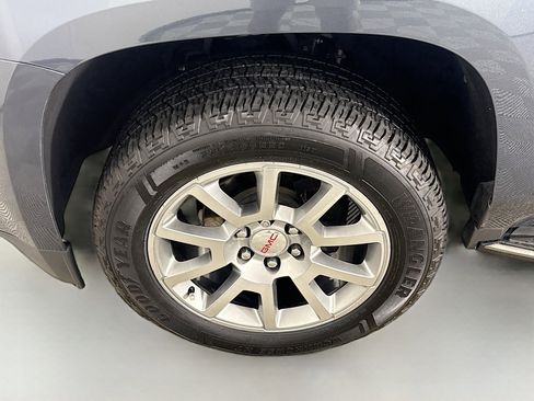 Used 2020 GMC Yukon Denali w/ Enhanced Security Package image 38