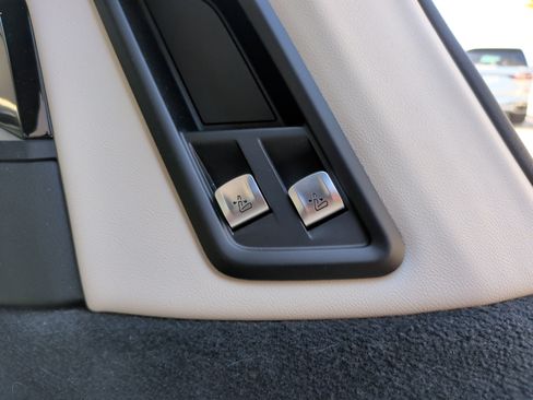 Certified 2024 BMW X7 M60i w/ Executive Package image 41