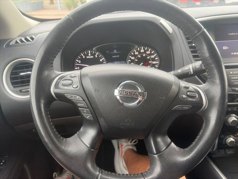 Used 2020 Nissan Pathfinder SV FWD image 28