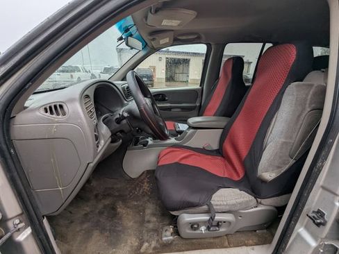 Used 2004 Chevrolet TrailBlazer LS w/ LS Preferred Equipment Group AWD/4WD image 4