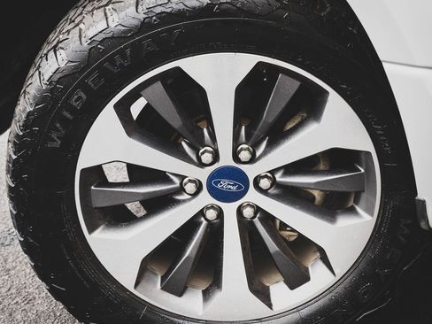 Used 2019 Ford F150 XLT image 16