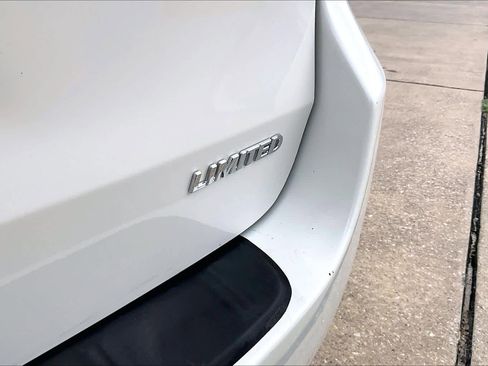 Used 2020 Toyota Sienna Limited Premium FWD image 16